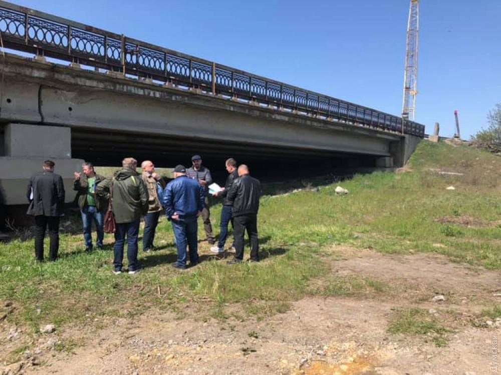 Стаття На Киевской трассе начали ремонтировать мост через Хаджибейский лиман Ранкове місто. Крим