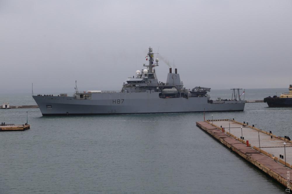 Стаття В Одессу снова зашел британский разведывательный корабль. ФОТО Ранкове місто. Крим