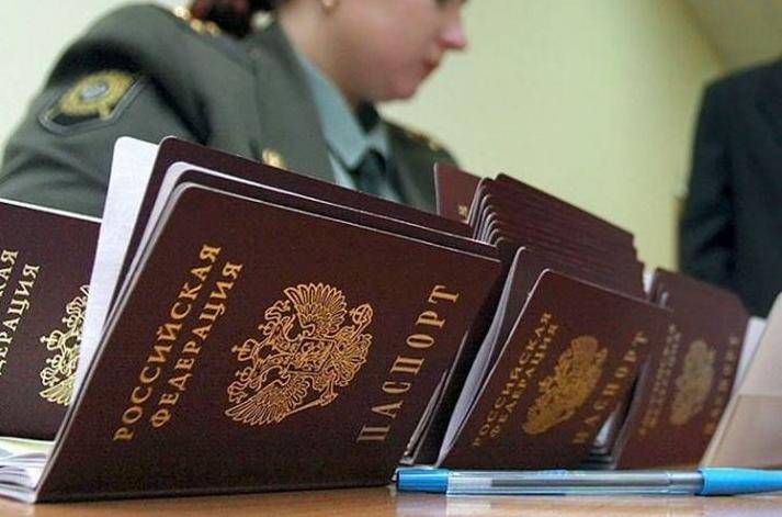 Стаття В «ЛНР» назвали тех, кому не будут выдавать гражданство РФ Ранкове місто. Крим