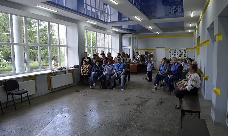 Стаття На Донеччині волонтери відновили будинок культури в селі на лінії фронту. ФОТО Ранкове місто. Крим