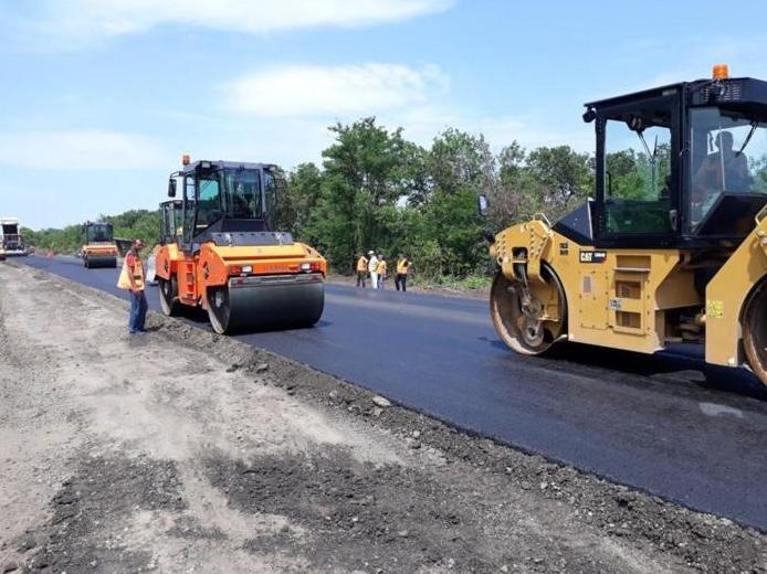 Стаття Цього року капітально відремонтують автодороги Мирноград-Костянтинівка та Добропілля-Краматорськ Ранкове місто. Крим
