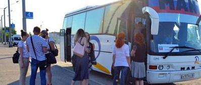 Стаття В «ЛНР» показали, как жители ездят в Россию за паспортами Ранкове місто. Крим