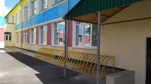 Стаття Біля шкіл на Донеччині встановили велопарковки Ранкове місто. Крим