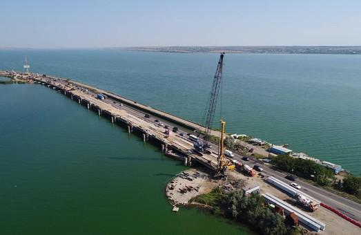 Стаття Под Одессой ремонтируют мост через Хаджибейский лиман на киевской трассе (ФОТО) Ранкове місто. Крим