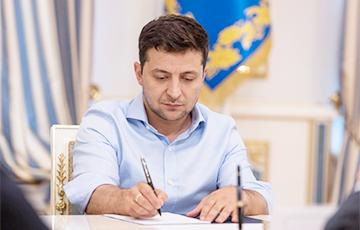 Стаття Владимир Зеленский подписал закон об импичменте Ранкове місто. Крим