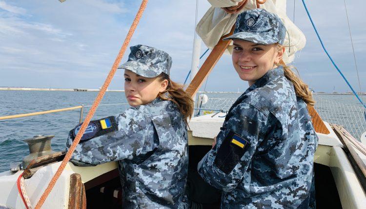 Стаття Женщины в армии: Одесский лицей военно-морских сил впервые за 10 лет принял на обучение девушек Ранкове місто. Крим