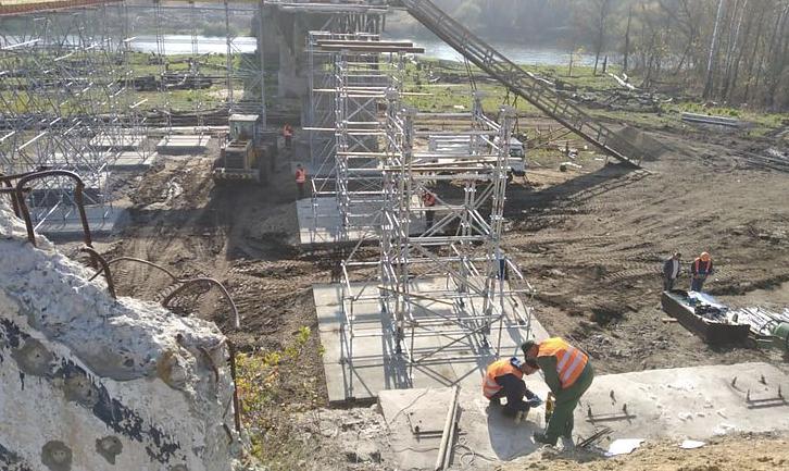 Стаття На Луганщині триває відбудова зруйнованого мосту. ФОТО Ранкове місто. Крим