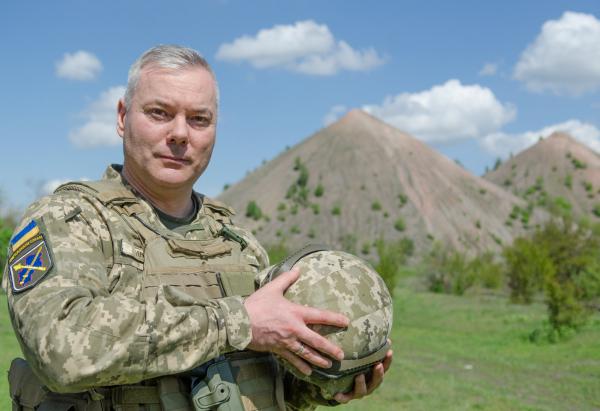 Стаття Жители Донбасса стали значительно больше доверять военным Ранкове місто. Крим