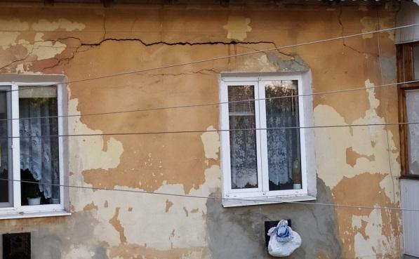 Стаття От подземных толчков рушатся дома. Фото Ранкове місто. Крим