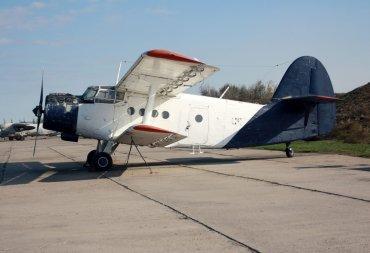 Стаття Житель Николаева подарил военным самолет Ранкове місто. Крим