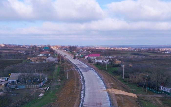 Стаття Появились новые фото строительства бетонной дороги в Николаевской области Ранкове місто. Крим