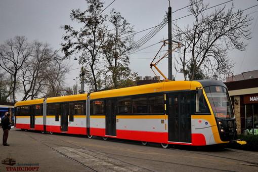 Стаття В Одесі курсує найдовший трамвай в Україні (фото) Ранкове місто. Крим