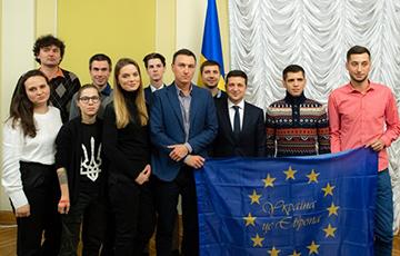 Стаття Зеленский встретился с украинцами, которые организовали Евромайдан Ранкове місто. Крим