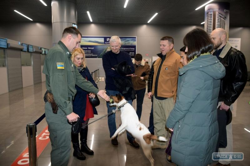 Стаття Таможенно-пограничная служба США проверила безопасность границы в Одесском аэропорту Ранкове місто. Крим