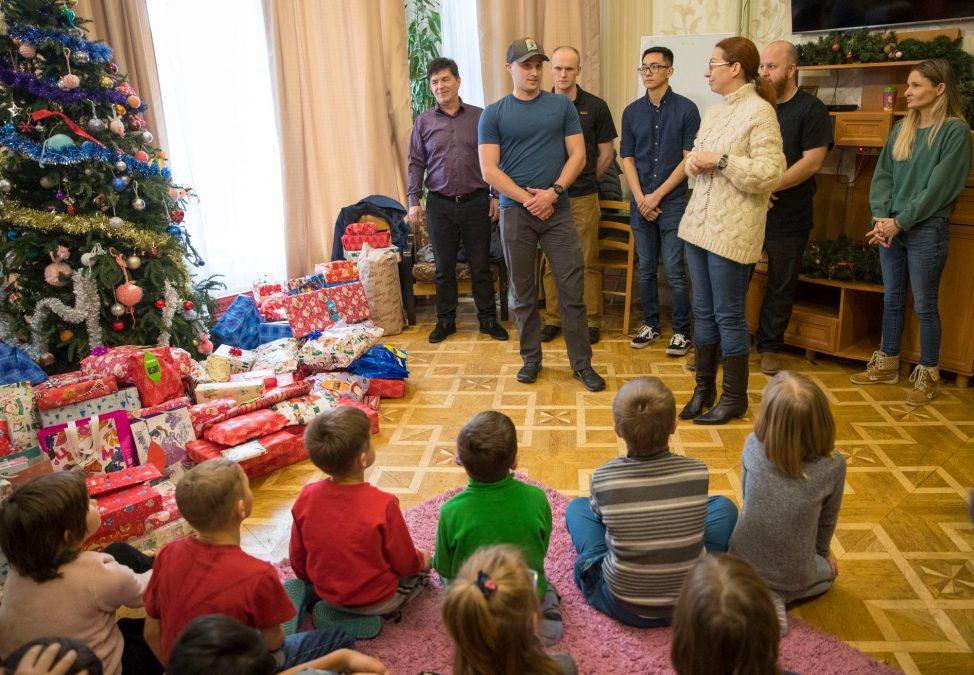 Стаття У Києві морські піхотинці НАТО відвідали дитячий будинок. Фото Ранкове місто. Крим