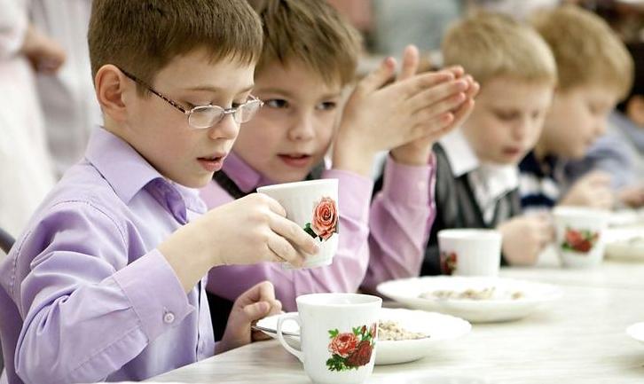 Стаття Діти-переселенці харчуватимуться у навчальних закладах безкоштовно Ранкове місто. Крим