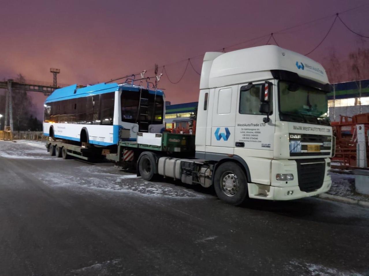 Стаття До Маріуполя везуть першу партію білоруських тролейбусів (ФОТО) Ранкове місто. Крим