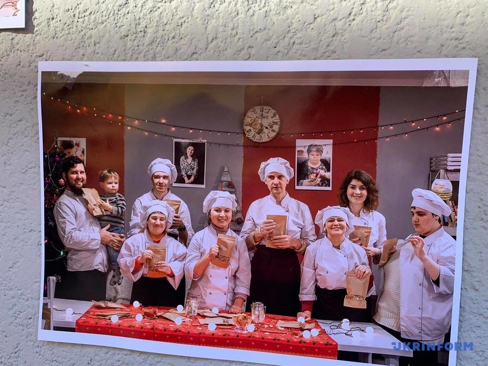 Стаття Першу в Україні інклюзивну кухню відкрили в Чернівцях Ранкове місто. Крим