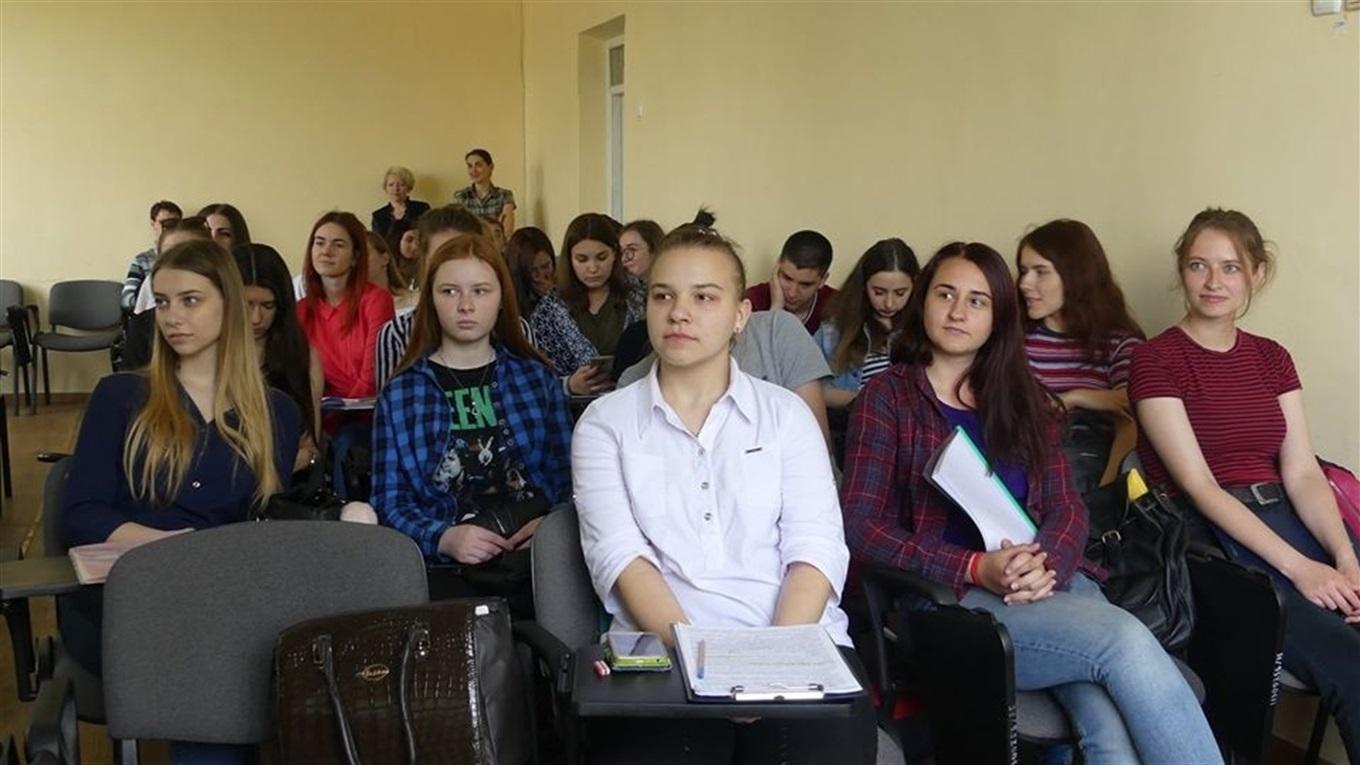 Стаття Студентам в прифронтовой зоне правительство назначило соцстипендию Ранкове місто. Крим