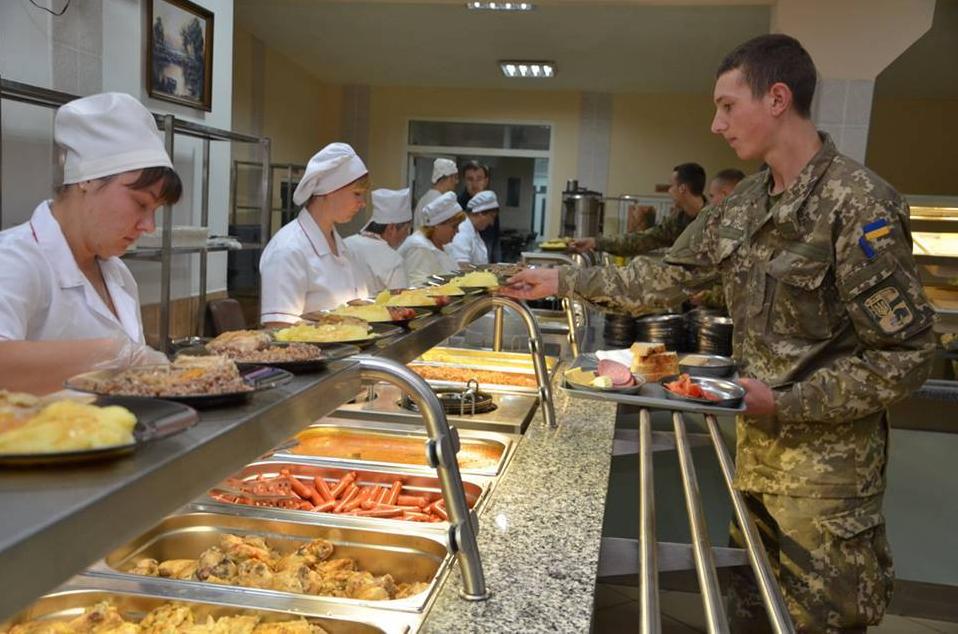 Стаття Усі бойові частини ЗСУ перейшли на нову систему харчування Ранкове місто. Крим