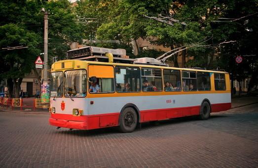 Стаття В Украине ввели новые ограничения для общественного транспорта Ранкове місто. Крим