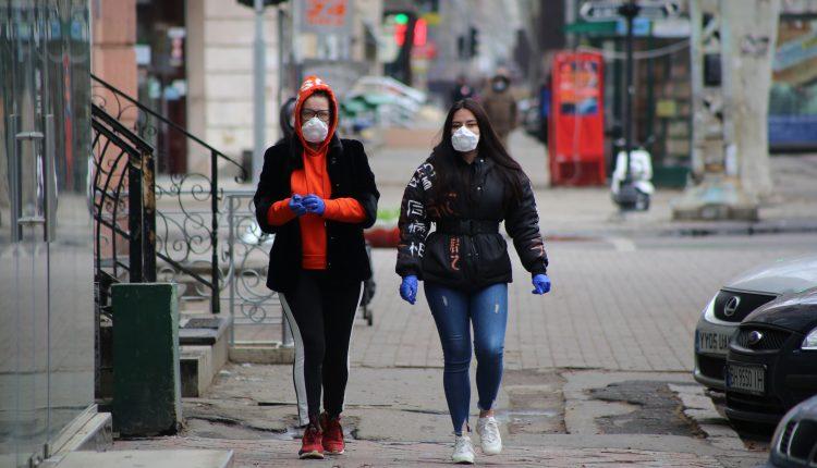 Стаття Новые стандарты жизни: карантин пройдет, но маски и перчатки придется носить долго Ранкове місто. Крим
