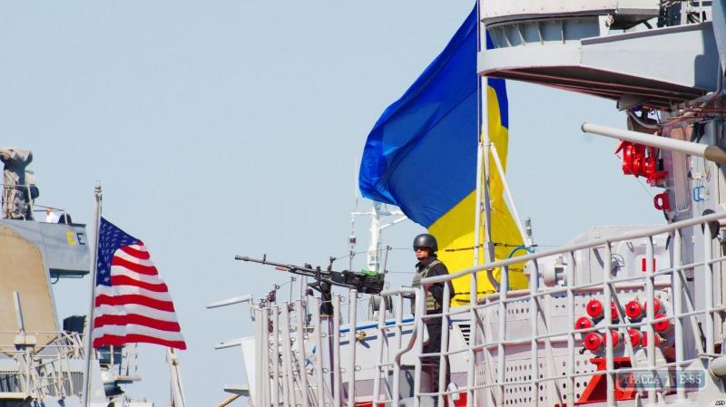 Стаття ВМС Украины набирают экипажи для новых катеров Island Ранкове місто. Крим