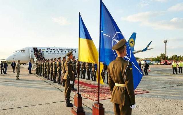 Стаття Украина сможет вступить в НАТО, даже воюя с Россией: в США нашли решение Ранкове місто. Крим