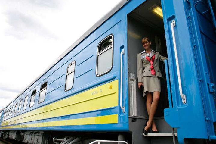 Стаття В Украине досрочно возобновят движение поездов: когда можно покупать билеты? Ранкове місто. Крим