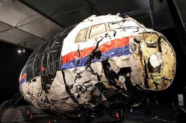 Стаття В телах экипажа MH17 нашли осколки российской ракеты «Бук» Ранкове місто. Крим