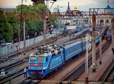 Стаття «Укрзализныця» запускает еще несколько пассажирских поездов Ранкове місто. Крим