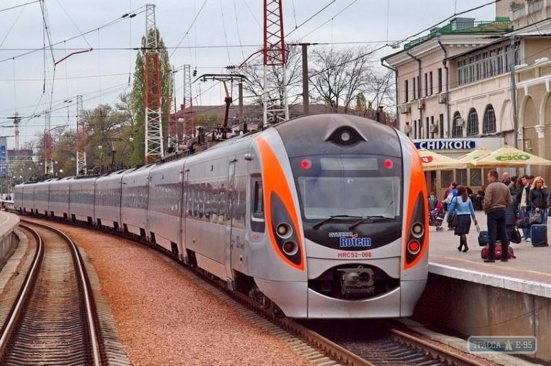 Стаття Дополнительный скоростной поезд будет курсировать из Киева в Одессу Ранкове місто. Крим