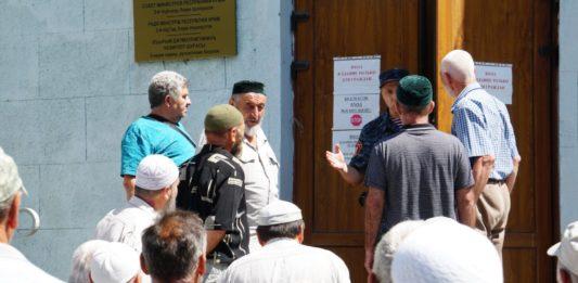 Стаття Аксенов побоялся выйти к крымским татарам после обвинения их в терроризме Ранкове місто. Крим