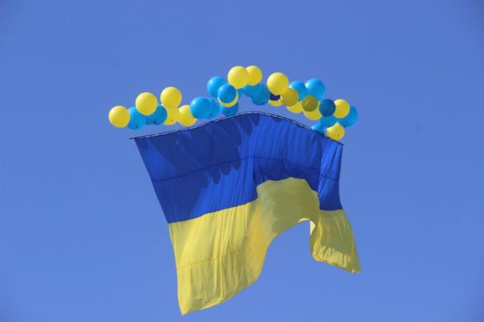 Стаття Над Крымом хотят запустить 25-метровый украинский флаг Ранкове місто. Крим