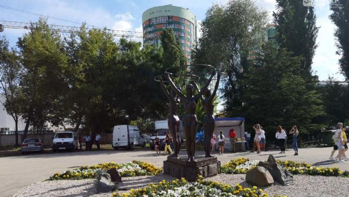 Стаття Дерибан под видом реконструкции: оккупанты снова «ремонтируют» Гагаринский парк в Симферополе Ранкове місто. Крим