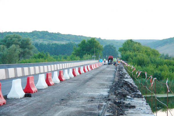 Стаття На Луганщине проводят ремонтные работы на мосту в Новоайдаре Ранкове місто. Крим