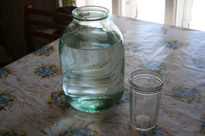 Стаття Как правильно хранить воду — крымчанам дают полезные советы Ранкове місто. Крим