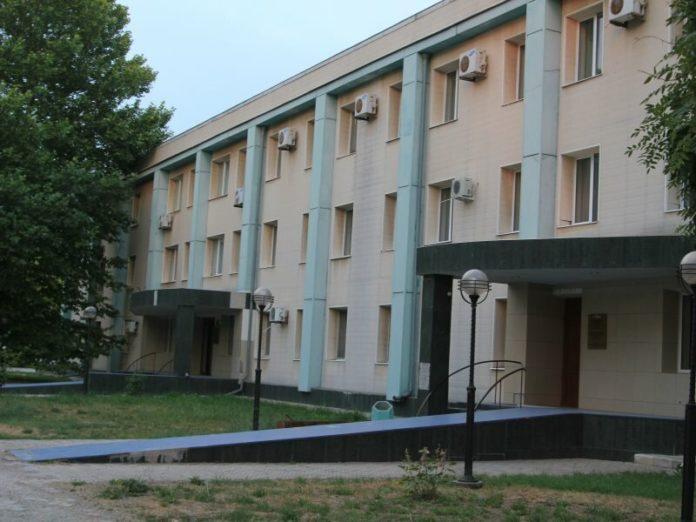 Стаття Скандал в Армянске: жители протестуют против превращения больницы в госпиталь по COVID Ранкове місто. Крим