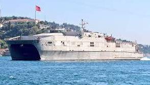 Стаття В Черное море вошел скоростной военно-транспортный катамаран ВМС США Ранкове місто. Крим