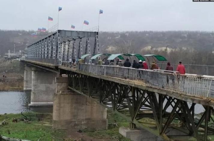 Стаття В Луганске изменили правила пересечения пункта пропуска «Станица Луганская» Ранкове місто. Крим