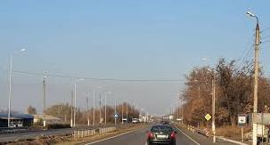 Стаття Между Славянском и Краматорском обустраивают наружное освещение и ремонтируют дорогу Ранкове місто. Крим