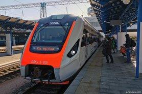 Стаття «Укрзализныця» назначила 3 дополнительных поезда на новогодние праздники Ранкове місто. Крим