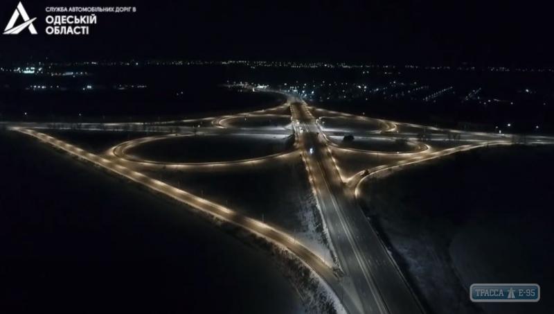 Стаття Впервые за десятилетие Укравтодор осветил Клеверный мост под Одессой. Видео Ранкове місто. Крим