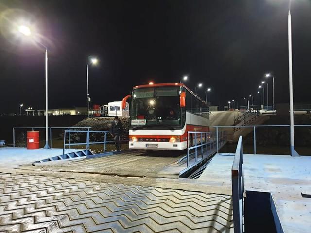 Стаття Международные автобусные рейсы теперь идут через паромную переправу на Дунае (ФОТО) Ранкове місто. Крим