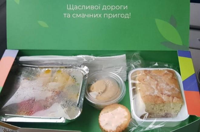 Стаття Пасажири поїздів Інтерсіті+ їдять бізнес-ланчі тоннами: найбільш «голодний» рейс Ранкове місто. Крим