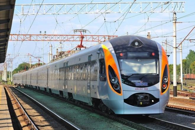 Стаття В розклад руху поїздів далекого сполучення внесено зміни Ранкове місто. Крим