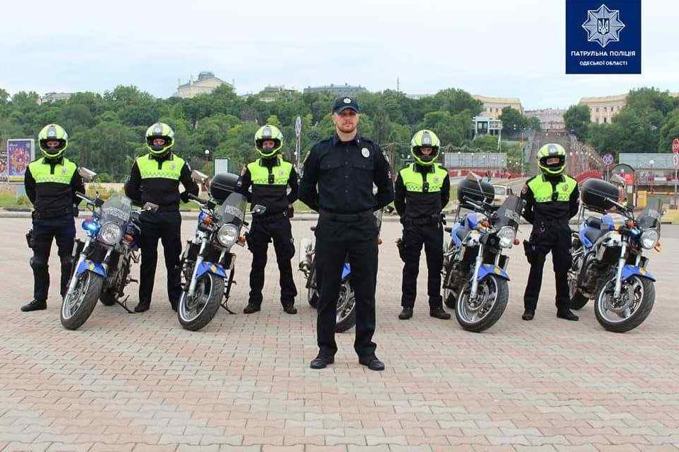 Стаття Мотопатруль: в Одессе полицейские пересели на мотоциклы. Фото Ранкове місто. Крим