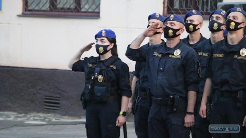 Стаття Женщина-нацгвардеец в Одессе, впервые в Украине, возглавила патрулирование города Ранкове місто. Крим