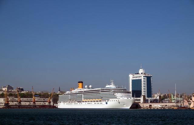 Статья В Одесском порту ожидают первый за несколько лет круизный лайнер Утренний город. Крым