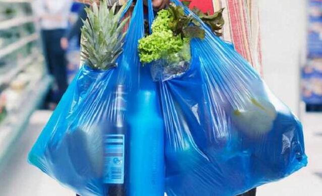 Стаття В Украине заработал первый запрет на пластиковые пакеты Ранкове місто. Крим